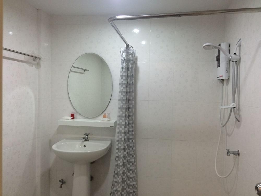 Double Dd House At Mrt Sutthisarn Banguecoque Exterior foto