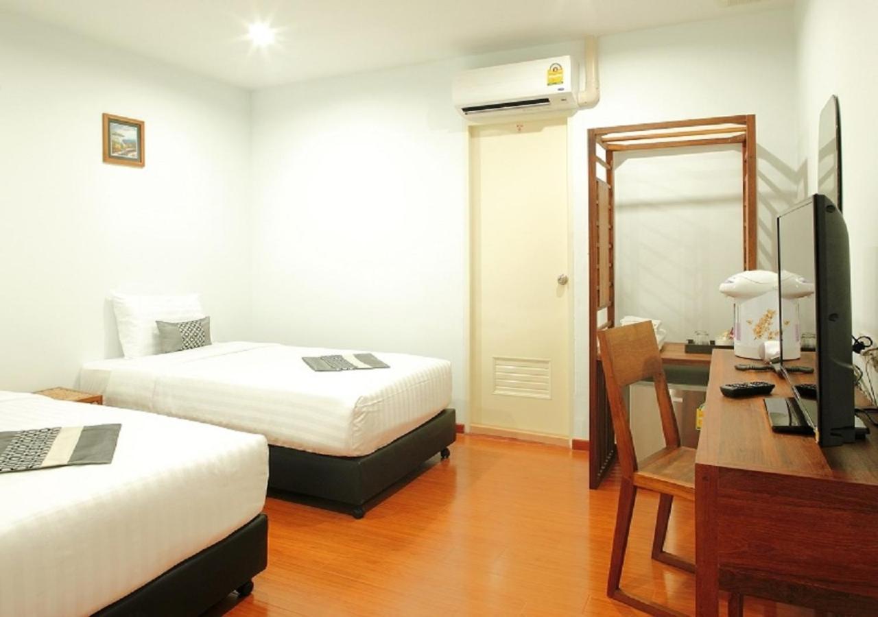 Double Dd House At Mrt Sutthisarn Banguecoque Exterior foto