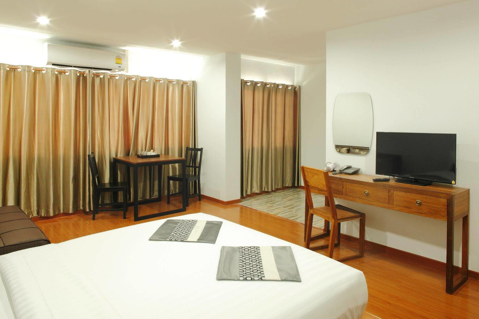 Double Dd House At Mrt Sutthisarn Banguecoque Exterior foto